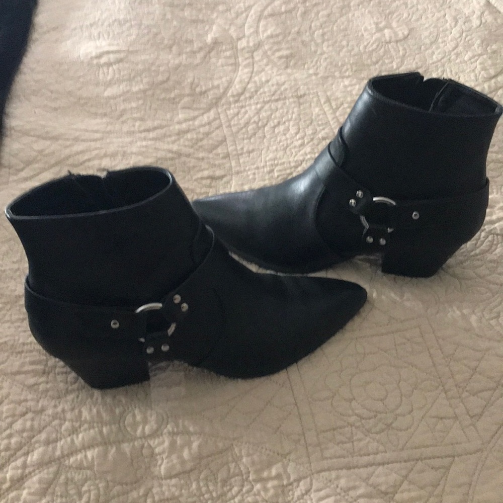 Vici Dolls ankle boots